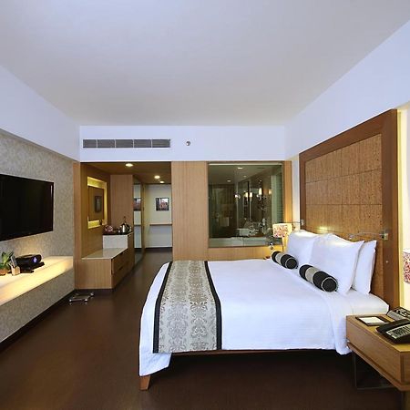 Fortune Select Sg Highway, Ahmedabad - Member Itc Hotels' Group 外观 照片