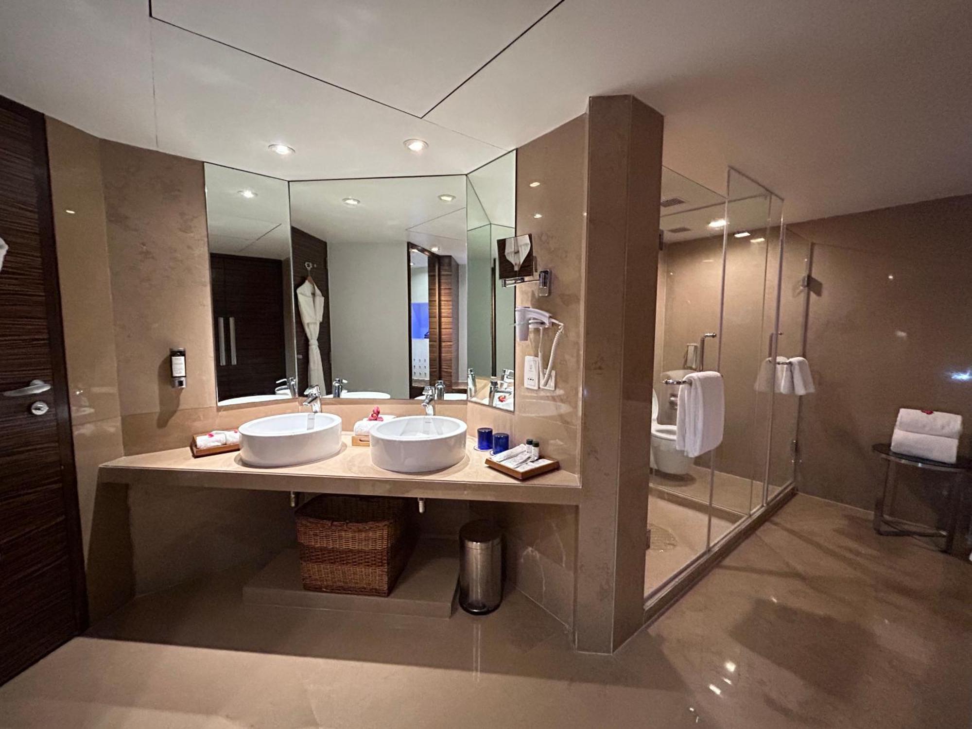 Fortune Select Sg Highway, Ahmedabad - Member Itc Hotels' Group 外观 照片