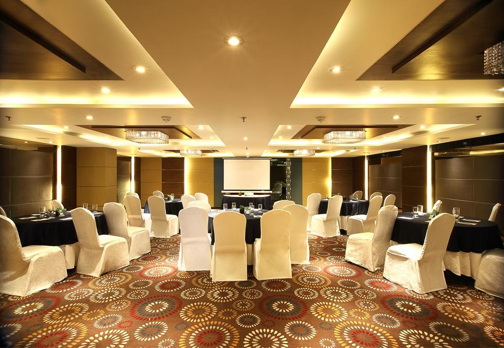 Fortune Select Sg Highway, Ahmedabad - Member Itc Hotels' Group 外观 照片