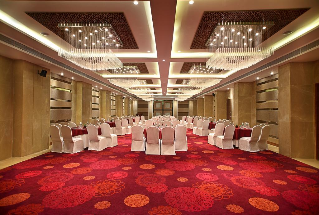 Fortune Select Sg Highway, Ahmedabad - Member Itc Hotels' Group 外观 照片