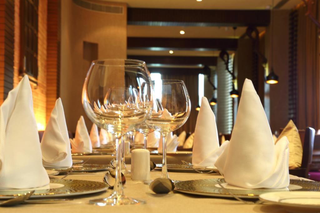 Fortune Select Sg Highway, Ahmedabad - Member Itc Hotels' Group 外观 照片