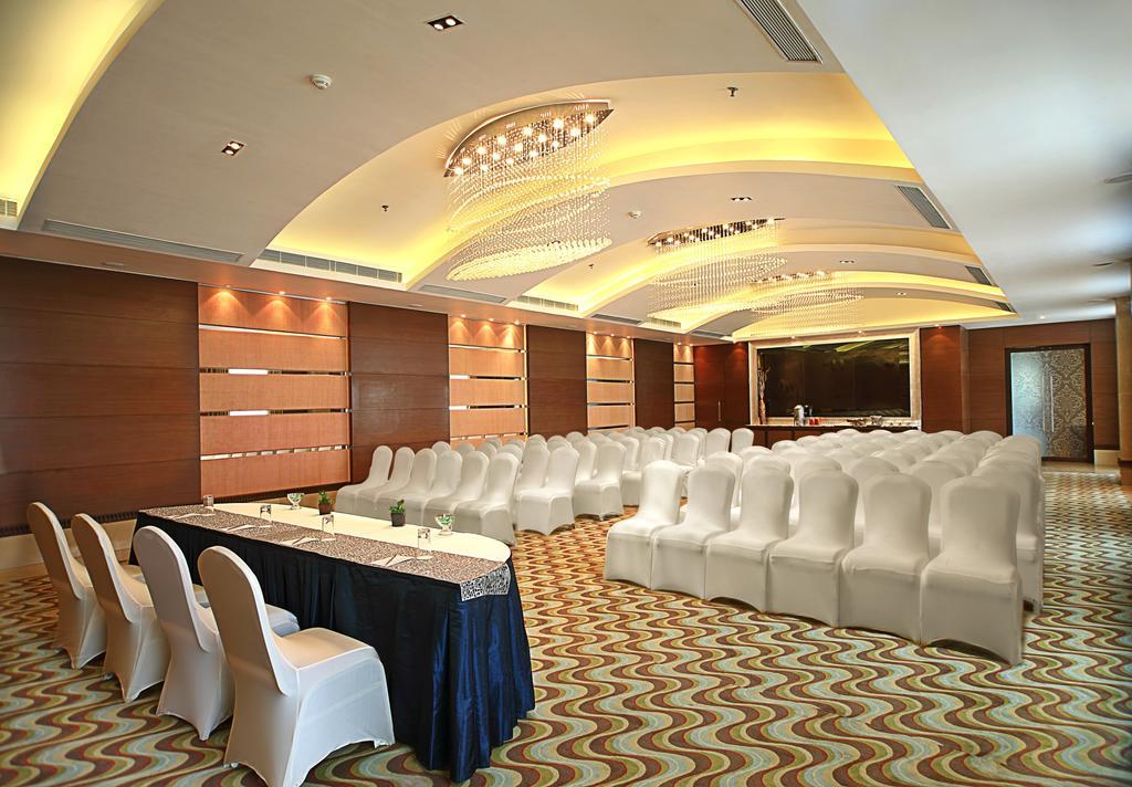 Fortune Select Sg Highway, Ahmedabad - Member Itc Hotels' Group 外观 照片