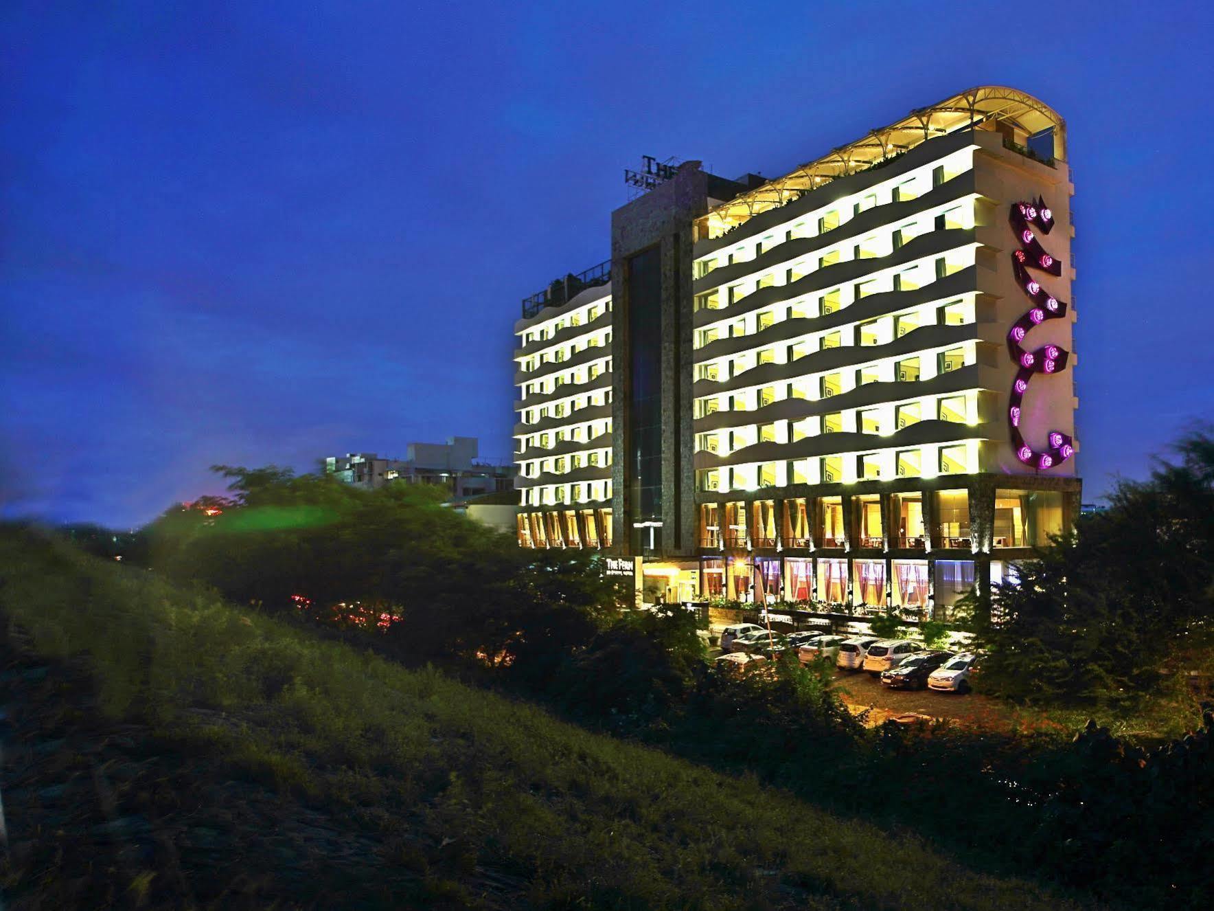 Fortune Select Sg Highway, Ahmedabad - Member Itc Hotels' Group 外观 照片