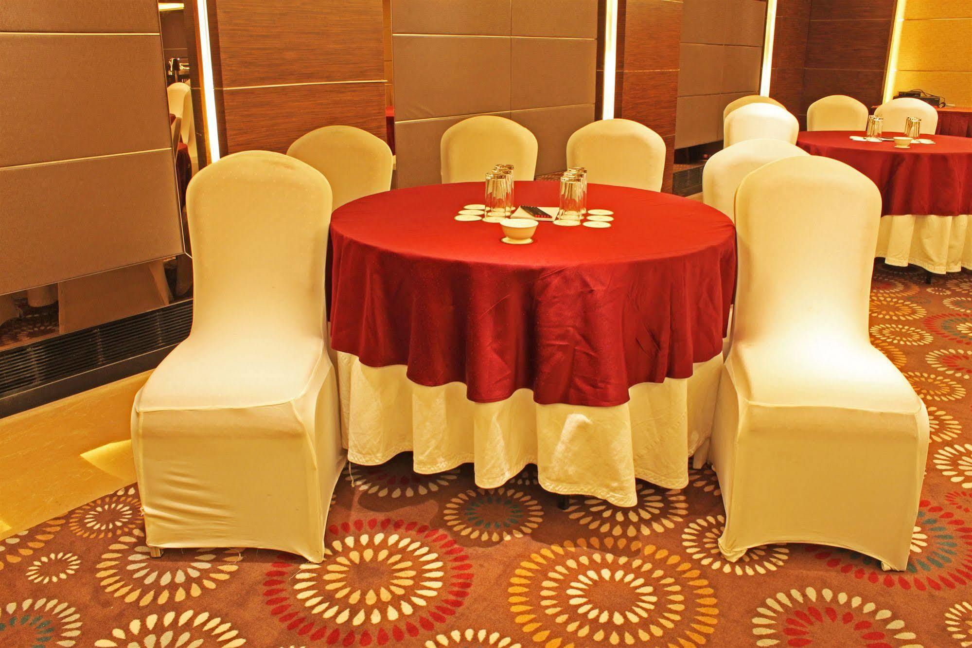 Fortune Select Sg Highway, Ahmedabad - Member Itc Hotels' Group 外观 照片