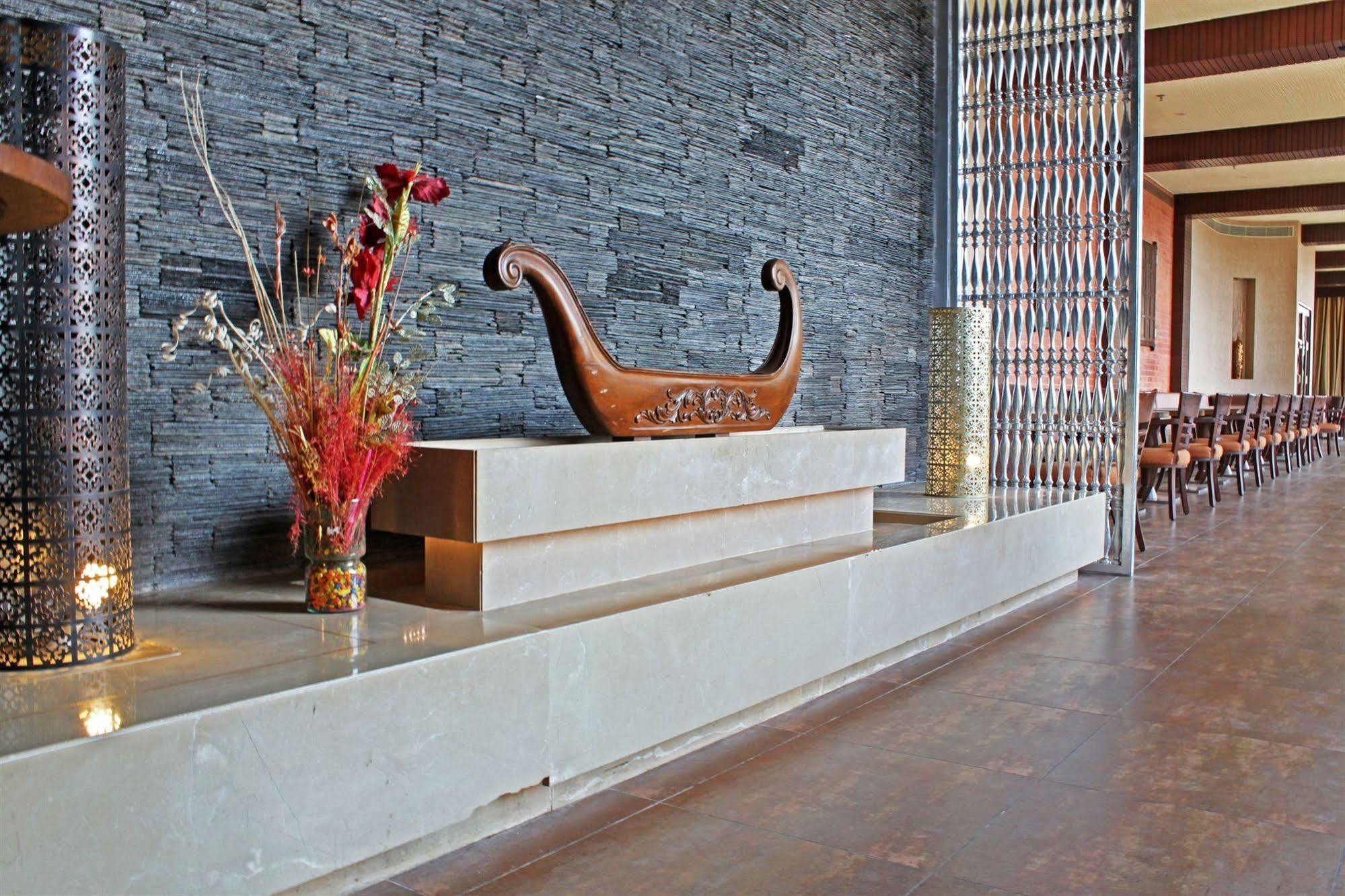 Fortune Select Sg Highway, Ahmedabad - Member Itc Hotels' Group 外观 照片
